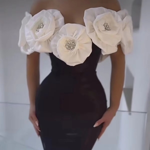   Robes de soirée longues de luxe de haute qualité, <span class=keywords><strong>blanches</strong></span>, avec de grandes <span class=keywords><strong>fleurs</strong></span> 3D, sans bretelles, moulantes, élégantes pour femmes, <span class=keywords><strong>robe</strong></span> bandage - Product Image 1