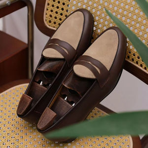 Ropa Formal de Negocios Personalizada en Cuero Vacuno para Hombre. Adecuado para Bodas, combinar con zapatos de vestir informales para un look relajado - Product Image 1
