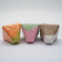 Boule de Bain Explosive en Forme de Pyramide – Trois Types, Couleurs Assorties – Pour une Peau Douce et Tendre – Spa Corporel pour le Bain