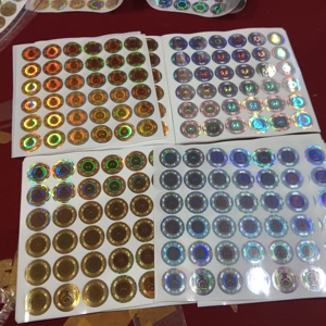 Autocollants holographiques à gratter faciles à détruire avec code QR - Product Image 1