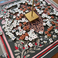 Tapis de Mahjong Botanique Vintage Léopard Vert Foncé avec Accents Abeille et Rose, Épais, Antidérapant, Pliable, pour Pique-nique et Jeu, avec Sac