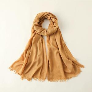 Textured Crinkled Solid Color Ladies Scarf Soft Lightweight Frayed Fringe <b>Shawl</b> <b>Wrap</b> for Women Daily Outdoor Travel Casual Wear - Product Image 4