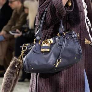 Sac fourre-tout rétro en cuir PU pour femme, style punk européen, sac bandoulière pour femme - Product Image 3