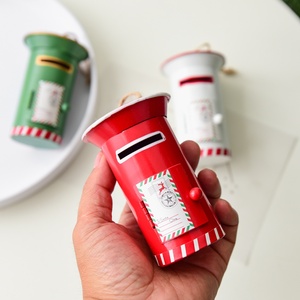 Decoraciones navideñas verdes hechas a mano Año Nuevo <span class=keywords><strong>2026</strong></span> Buzón de hierro Mini colgante de Metal Decoración colgante de árbol de Navidad portátil - Product Image 4