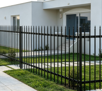 Clôture modulaire en aluminium noir à barres verticales, garde-corps métallique pour aménagement paysager extérieur résidentiel