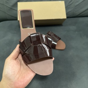 รองเท้าแตะแฟชั่นพื้นเรียบทันสมัยสำหรับผู้หญิงใส่ในบ้าน zaz - Product Image 4