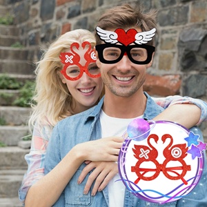 Vente en gros 2023 - Cadeaux de la Saint-Valentin, fournitures pour fêtes de mariage, décorations, accessoires pour photomaton, lunettes - Product Image 5