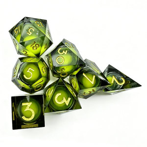 Dados DND de núcleo líquido verde oliva ahumado transparente con relieve dorado, rodadura estable para juegos de rol TTRPG y reuniones de grupo - Product Image 4