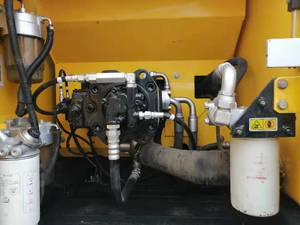 Excavatrice sur chenilles hydraulique d'occasion Kobelco SK200D de haute qualité, d'origine, de taille moyenne - Product Image 3