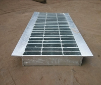 Grille en acier galvanisé à barreaux dentelés antidérapants pour marche d'escalier, couvercle de caniveau de drainage pour plateforme industrielle, passerelle, drainage municipal