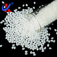 Granulés d'adhésif thermofusible TPU, colle en polyuréthane thermoplastique pour le collage de tissus et de chaussures - Résine 100% solide
