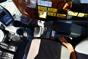 Performances fiables, excavatrices à chenilles de taille moyenne à rayon de braquage court, d'occasion, 2019, Hitachi ZX135US-6 - Product Image 6