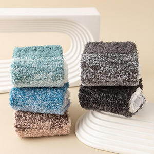 Venta al por mayor de zapatillas de <span class=keywords><strong>invierno</strong></span> colorido lindo cálido acogedor personalizado térmico esponjoso grueso Unisex Mens <span class=keywords><strong>calcetines</strong></span> peludos para la <span class=keywords><strong>casa</strong></span> - Product Image 5