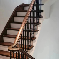 Caractéristiques durables d'intérieur modernes de double poutre de villa de luxe d'escaliers droits de bande de roulement en bois