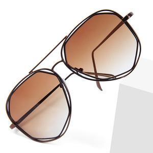 Gafas de Sol de Estilo Europeo para Mujer, Montura Metálica Negra, Lentes de PC con Protección UV400, para Viajes, Conducción y Protección Solar - Product Image 3