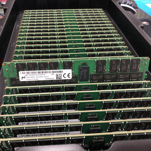 หน่วยความจำเซิร์ฟเวอร์ P00930-B21 H P E 64GB 2Rx4 PC4-2933Y-R Smart Kit - Product Image 1