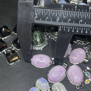 Hoge Kwaliteit Natuurlijke Kristallen Ketting Hanger Kunsite Maansteen Hanger Voor Vrouwen Cadeau. - Product Image 5