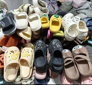 Ciabatte Usate in Schiuma Antiscivolo Leggere Comode Unisex Vendita <span class=keywords><strong>all</strong></span>'Ingrosso Stock in Eccesso - Product Image 1