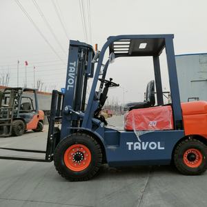 China 4 5 6 <span class=keywords><strong>7</strong></span> <span class=keywords><strong>Ton</strong></span> Carretilla elevadora todoterreno 4WD 4x4 Todo terreno áspero Carretilla elevadora diésel Precio para la venta - Product Image 2