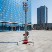 Plateforme élévatrice mobile verticale à mât unique avec stabilisateurs, alimentée par batterie, pour entrepôt intérieur