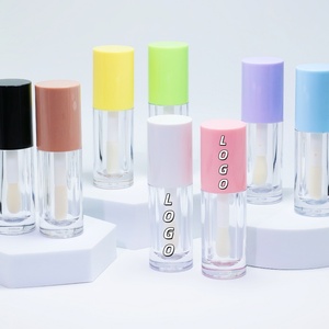 Grand tube de rouge à lèvres en plastique transparent avec applicateur en forme de pied de chèvre, avec capuchon rose, 6 ml, avec grand pinceau et grande brosse - Product Image 1