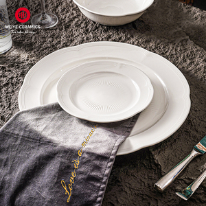 WEIYE Assiettes à dîner vintage européennes en céramique Design élégant en relief Ensembles de vaisselle de style classique pour les mariages Fonction stockée - Product Image 5