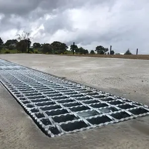 Canal de drainage linéaire en acier inoxydable avec couvercle de grille Couvercle de drain tempête en acier