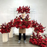 Fournitures de décoration de mariage haut de gamme personnalisées, ensemble de fleurs artificielles rouges de haute qualité pour la décoration de mariage