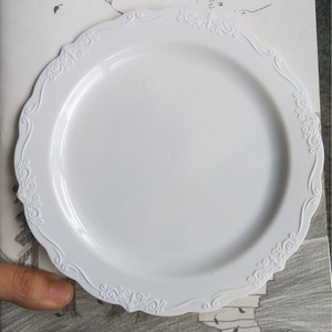 Assiettes de mariage jetables avec logo de couleur personnalisée dentelle blanc rose plastique de luxe emballage de pique-nique plats de dîner ronds - Product Image 5