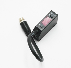 Sensores Fotoeléctricos KEYENCE PZ-V32P Cuadrados Reflectantes Tipo de Conector M8 PNP con Amplificador Integrado - Product Image 3
