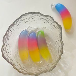 NovaCross Nouveau Jouet Anti-Stress Coloré Scintillant en Maltose et Banane, Doux et Moelleux, Balle à Presser en TPR pour Soulager le Stress - Product Image 4