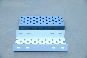 Chemin de câbles de type perforé robuste pour la construction et l'utilisation industrielle Acier galvanisé à chaud Capacité de 80 pièces en vrac disponible - Product Image 3