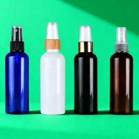 Luxe 30ml 60ml 100ml 150ml 250ml 300ml 500ml Ambre Blanc Noir Vert Bleu En Plastique Pet Brouillard Vaporisateur avec Bouchon En Or