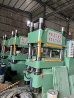 Presse hydraulique entièrement automatique 450T pour la fabrication de vaisselle en mélamine, ligne de production de plaques, bols et dominos en mélamine