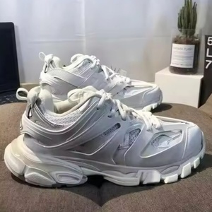 Zapatos casuales de diseñador de alta calidad para hombre, con suela gruesa y cordones, estilo dad shoes, cómodos y aptos tanto para hombres como para mujeres. - Product Image 1