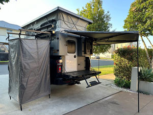 Kanopi Truk Pikap Mewah Model Pop-Top Dilengkapi Pemantauan 4 Saluran untuk Perjalanan Jalan Raya Pesisir - Product Image 2