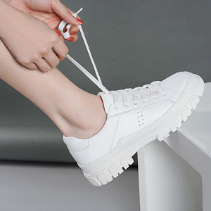 Il primo strato di pelle bovina piccole <span class=keywords><strong>scarpe</strong></span> <span class=keywords><strong>bianche</strong></span> da <span class=keywords><strong>donna</strong></span> in nuova pelle traspirante All-Match Flat Tide Sneakers <span class=keywords><strong>scarpe</strong></span> sportive Casual - Product Image 4