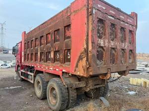 Camion benne Hanvan G7 6x4 375 CV d'occasion 2021 avec benne robuste pour le transport d'engins - Product Image 2