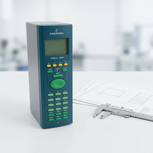 Calculateur de débit Emerson FloBoss S600+, instrument de calcul pour le transfert de produits pétroliers dans les systèmes de chargement en vrac - Product Image 1