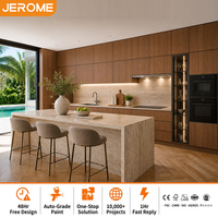 Meubles de cuisine haut de gamme sur mesure en bois massif, style moderne, grain de teck naturel, avec îlot central en marbre