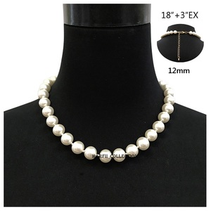 Collar de Cuentas de Resina Vintage Hecho a Mano, Joyería Artesanal Elegante, Regalo para Bodas y Ocasiones Especiales - Product Image 2