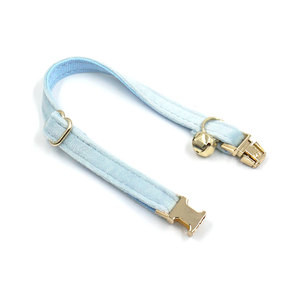 <span class=keywords><strong>Collar</strong></span> para Mascotas, Tendencia Popular: <span class=keywords><strong>Collar</strong></span> de Gato de Terciopelo de Lujo con Campana, Hebilla de Metal Duradera y Ajustable, Adecuado para Gatos Bonitos y Perros Pequeños - Product Image 4