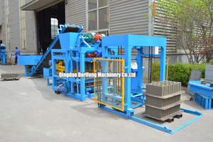Machine automatique de fabrication de briques creuses en <span class=keywords><strong>ciment</strong></span> QT4-25, machine à briques à haut rendement - Product Image 2