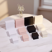 Boîte de rangement pour bijoux de style livre à fermeture magnétique avec logo personnalisé, plusieurs tailles pour bagues, boucles d'oreilles, colliers, bracelets