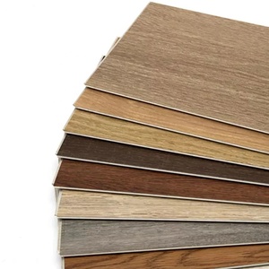 Bâton en bois pvc sur carreaux de sol - Product Image 1