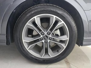 Utilisé pour <span class=keywords><strong>AUDI</strong></span> modèle 2022, SUV 5 portes 5 places le moins cher et en excellent état pour <span class=keywords><strong>Audi</strong></span> <span class=keywords><strong>Q3</strong></span> 40 TFSI Fashion Sport Edition <span class=keywords><strong>à</strong></span> <span class=keywords><strong>vendre</strong></span> - Product Image 5