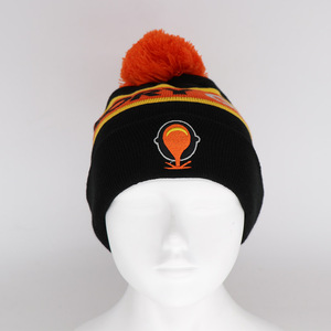 Gorro de Invierno con Borlas y Rayas Jacquard para Marca Corporativa, Ideal para Uniformes Industriales y Ropa de Trabajo - Product Image 1