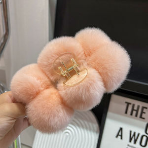 <span class=keywords><strong>Pince</strong></span> à cheveux coréenne personnalisable en peluche grande taille, motif lapin moelleux, nouveau style automne-hiver, accessoires pour femmes - Product Image 4