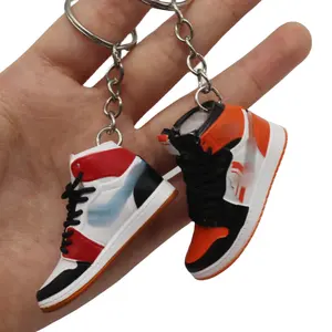 Wsnbwye mới giá rẻ Mini Sneaker Giày Keychain 3D thể thao móc chìa khóa cho phòng tập thể dục bán buôn 3D Giày Keychain