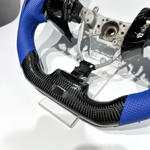 Volante Deportivo de Fibra de Carbono Negra de Fábrica con Cuero Perforado Azul, Apto para <span class=keywords><strong>Lexus</strong></span> IS GX RX CT ES LX RX NX LS GS <span class=keywords><strong>UX</strong></span> - Product Image 3